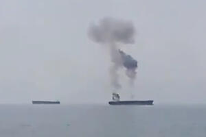 EKSPLOZIJA NA IRANSKOM TANKERU KOD OBALE SIRIJE: Da li se Dron SAMOUBICA ponovo zakucao u lađu punu nafte i eksplodirao?!
