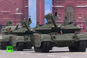 RUSI GDE VAM JE ARMATA Zapadni analitičar: 2015 prikazali sedam tenkova, a 2021 samo dva i gomilu nadograđenih! Ocena: SIMBOLIČNO!