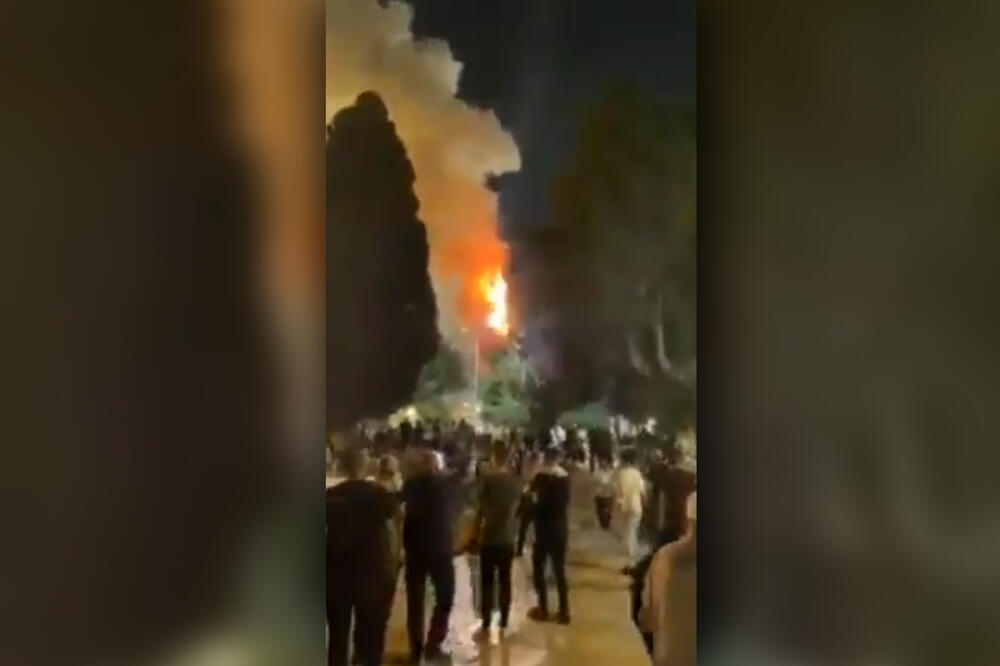 POLICIJA: Požar na drveću oko Al Akse izazvao vatromet! Na džamiji nema štete VIDEO