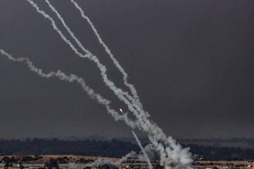 NAJAVILI PRIMIRJE, PA RAKETIRALI IZRAEL: Hamas raketama iz Pojasa Gaze zasuo više gradova