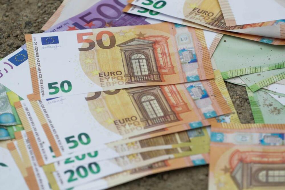 DINAR STABILAN: Danas 117,32 za evro, najveća vrednost domaće valute od početka godine