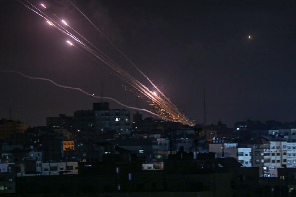 UŽARENO NEBO NAD AŠKELONOM: ŽESTOKI raketni duel izraelske Gvozdene kupole i HAMASA! VIDEO
