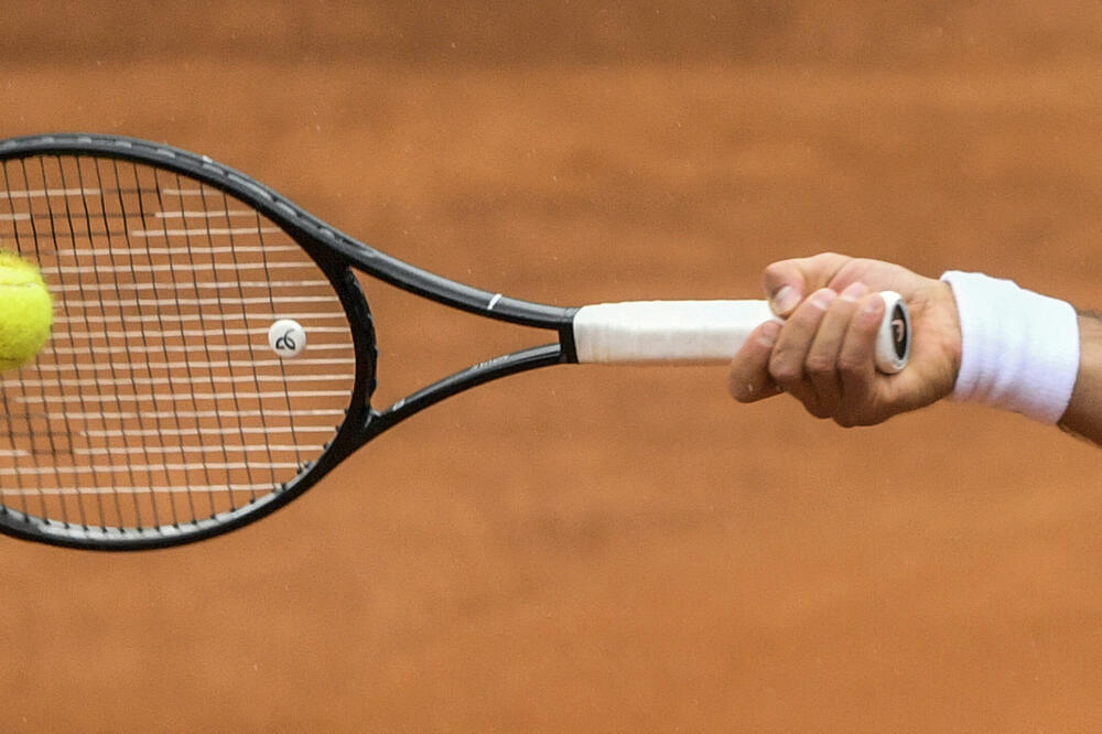 ZBOG PANDEMIJE KORONA VIRUSA: Otkazan teniski turnir u Bazelu!