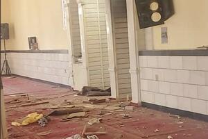 MASAKR U AVGANISTANSKOJ DŽAMIJI: U eksploziji stradalo 12, uključujući i imama! Bomba prekinula početak molitve! FOTO