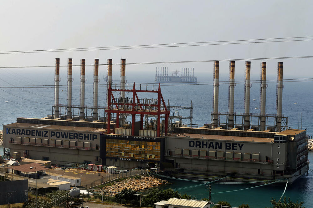 LIBANU PRETI POTPUNI MRAK: Turska firma koja ih sa plutajućih elektrana snabdeva strujom najavila isključenje! Evo zašto!