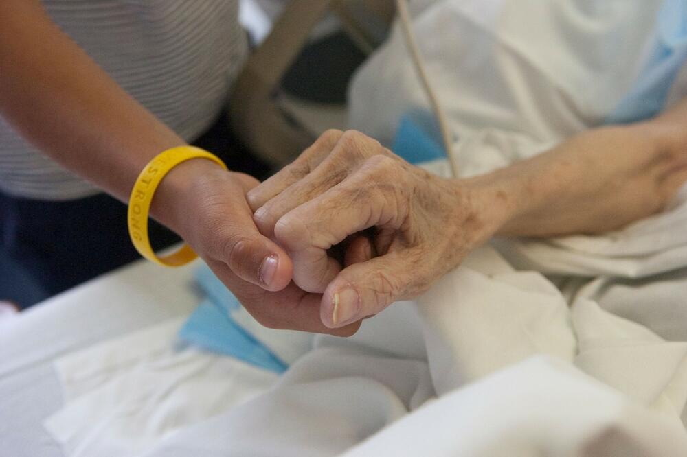 OVO SU POSLEDNJE REČI PRED SMRT! Medicinska sestra otkrila: Pacijenti vide anđele i mrtve rođake, a kad kažu ovo sigurno će umreti