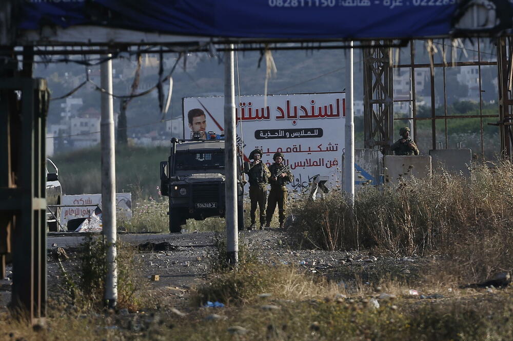 BRUTALNO: Izraelske snage blokirale izbeglički logor i srušile kuću Palestinca osumnjičenog za ubistvo