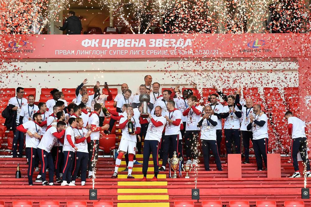 KRUNISANJE ŠAMPIONA: Pogledajte ceremoniju proslave titule na Marakani nakon utakmice sa Metalcem! FOTO