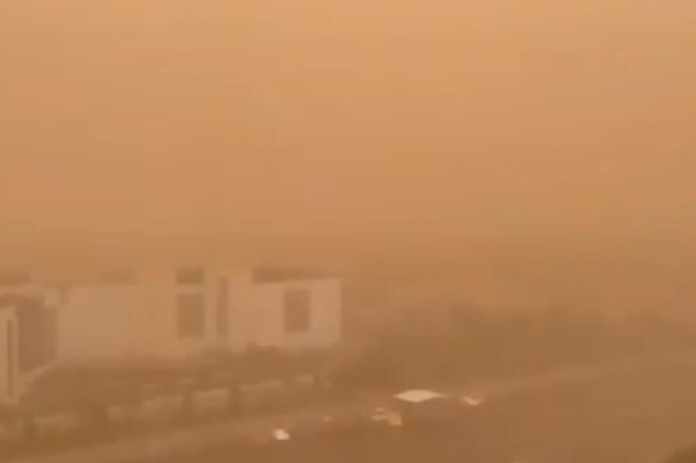 APOKALIPTIČNE SCENE U RUSIJI Narandžasto nebo, peščana oluja, prašina i grad koji nestaje VIDEO