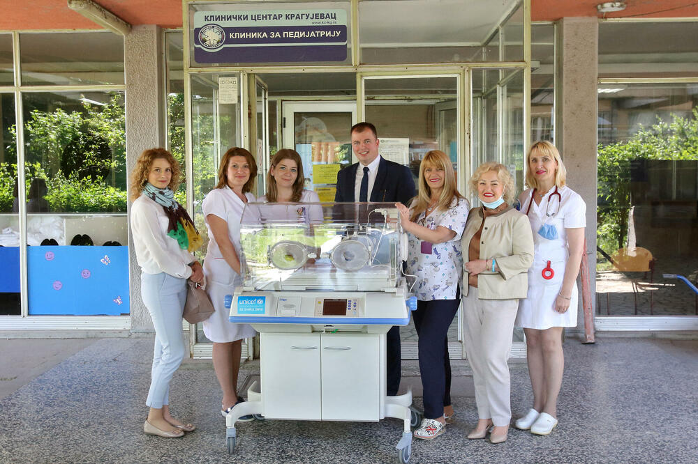TAKO MALI DA BI U SRCE STALI: Kragujevac i Niš od UNICEF dobili još tri inkubatora