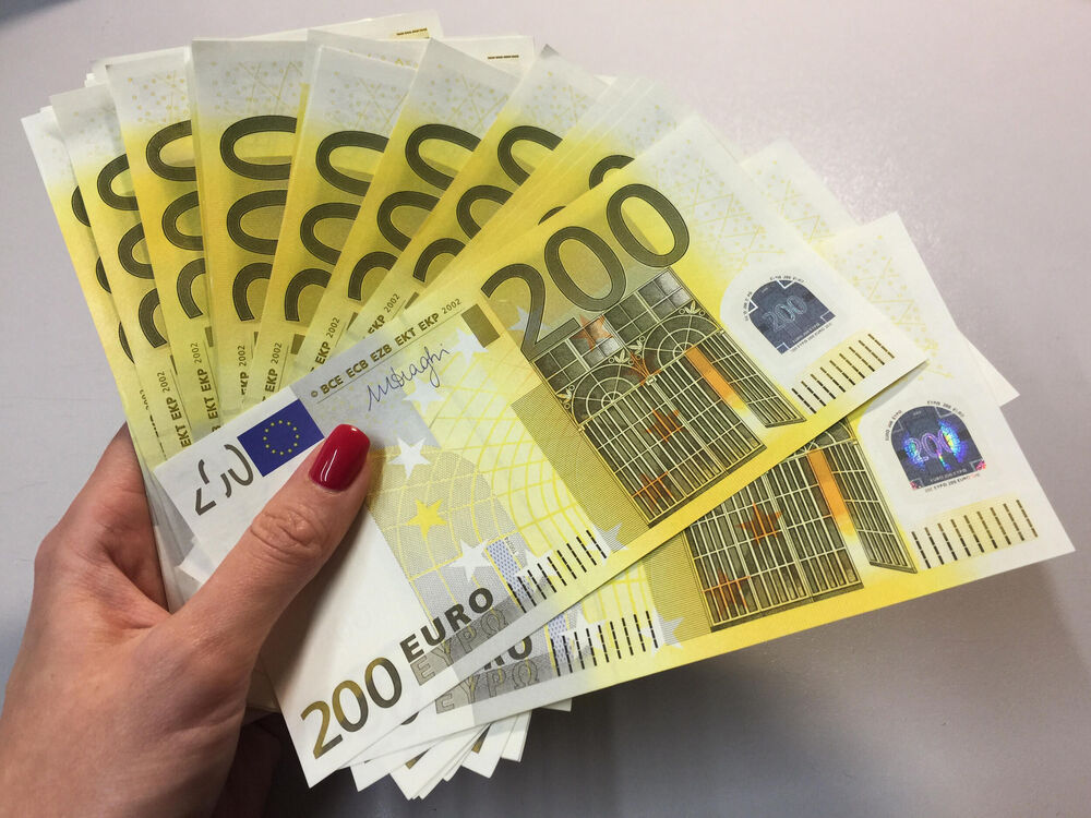 200 evra, evri, pare, novac