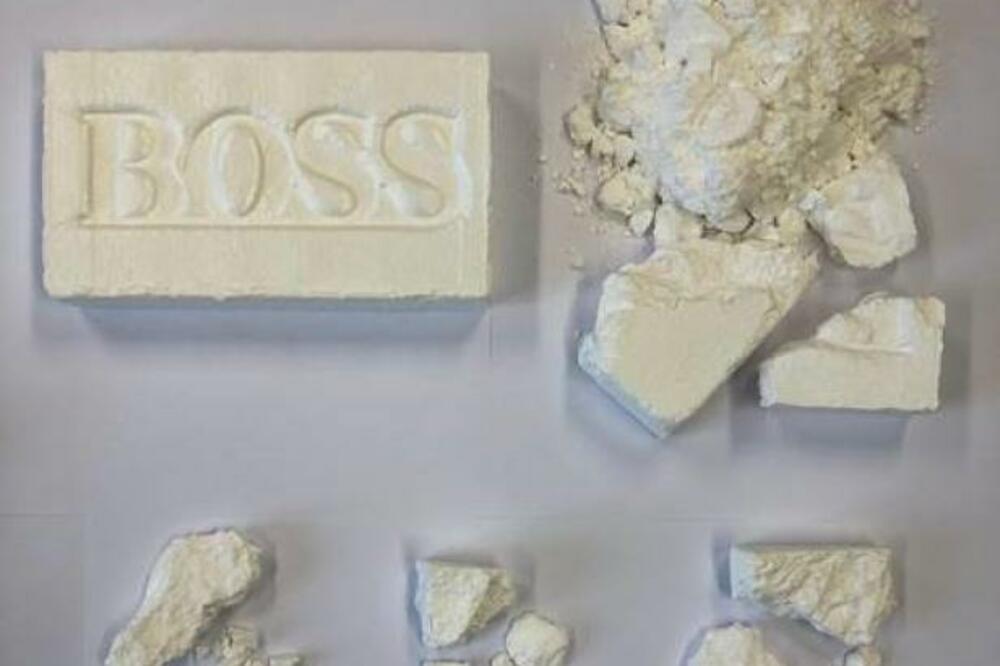 TROJICA SRBA UHAPŠENA U BEČU: Prodavali kokain sa oznakom "BOSS"!