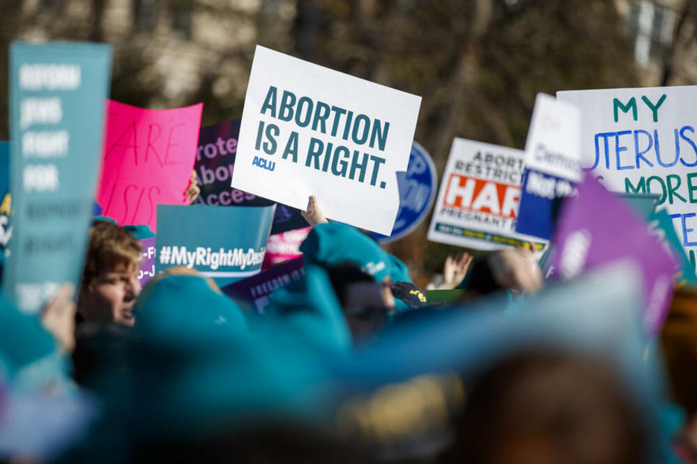 AMERIKA SE VRAĆA U SREDNJI VEK Kako je pitanje prava na abortus podelilo zemlju koja se hvali da je bastion demokratskih sloboda