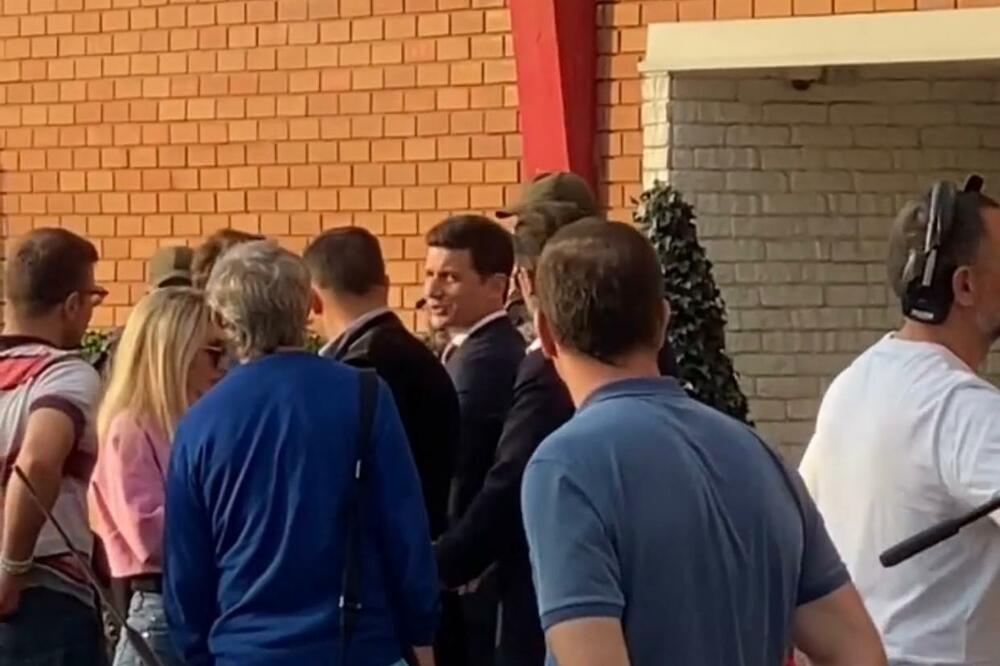 PANTELIĆ NA FINALU KUPA: Dojučerašnji predsednik FSS prisustvuje večitom derbiju! FOTO