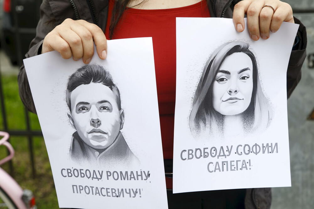 I DEVOJCI UHAPŠENOG BLOGERA PRETI OPTUŽNICA: Uhapšena zajedno sa Protaševičem u spuštenom avionu u Minsku a evo za šta je terete!