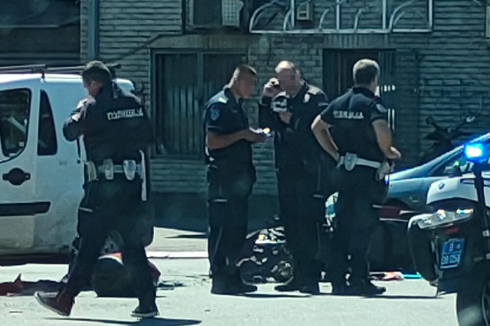 ČITAOCI KURIRA JAVLJAJU: Udes kombija i motora u Višnjičkoj ulici, povređena oba vozača