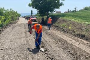 ZA REKONSTRUKCIJU PUTEVA IZDVOJENO 42 MILIONA DINARA: Veliki infrastrukturni radovi u opštini Trstenik