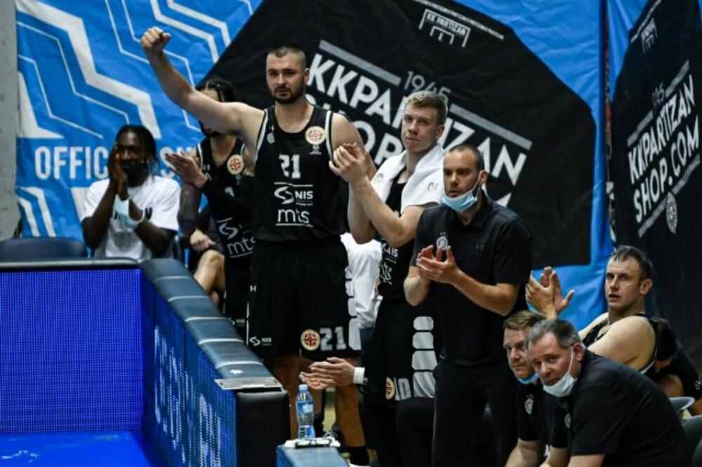 CRNO-BELI NISU DOZVOLILI IZNENAĐENJE: Partizan ponovo bolji od Mladosti za polufinale KLS!