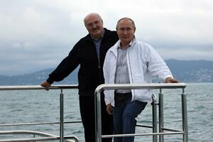 NEFORMALNI DEO SASTANKA Putin i Lukašenko išli na izlet brodom, beloruski lider poveo najmlađeg sina FOTO, VIDEO