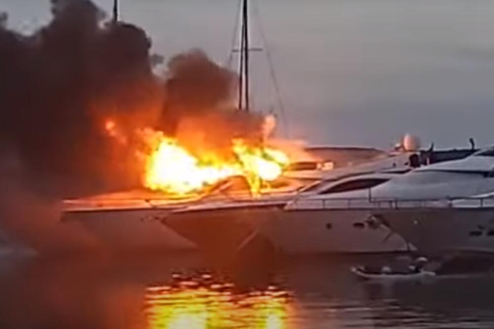 EKSPLOZIJA U MARINI: Gore brodovi u Kaštelima kod Splita, zavijaju sirene, širi se gusti crni dim VIDEO