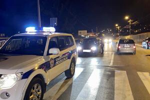 AKCIJA POLICIJE ŠIROM NOVOG PAZARA: 3 uhapšena, zaplenjena droga i hladno oružje (FOTO)