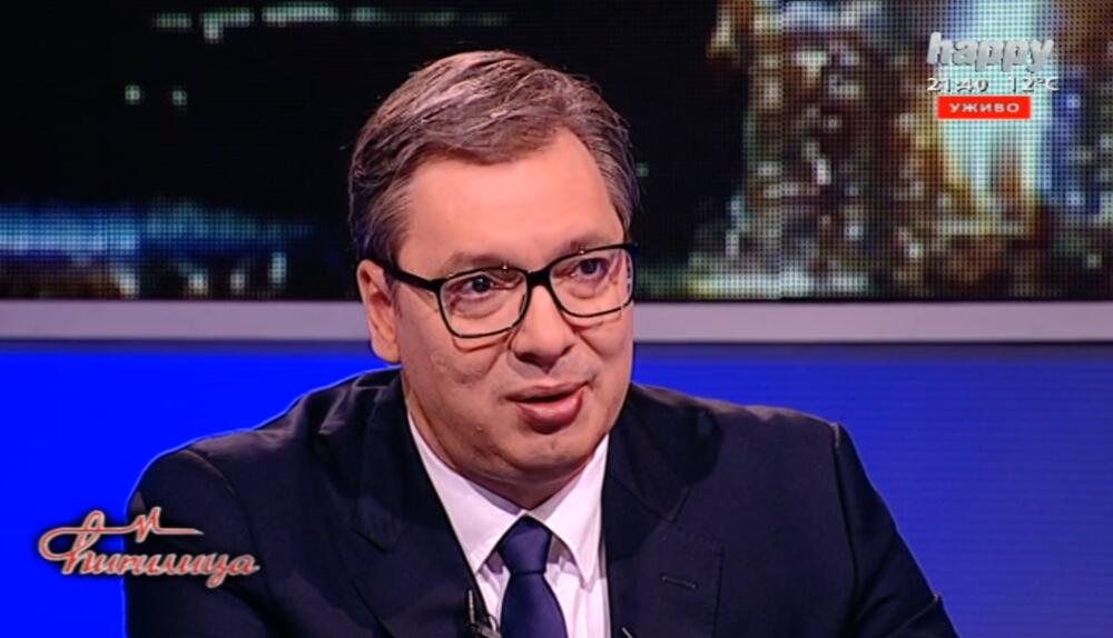 Aleksandar Vučić, Ćirilica