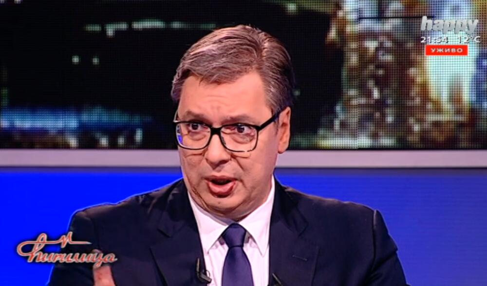 Aleksandar Vučić, Ćirilica