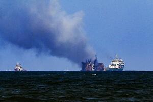 GOREO 13 DANA Ugašen požar na kontejnerskom brodu Eks-Pres Perlu: Nesreća izazvala ogromno zagađenje u okeanu FOTO, VIDEO