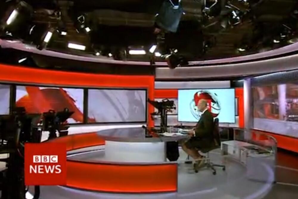 SEVNULE NOGE: Voditelj BBCa uhvaćen kako čita vesti bez pantalona, na najtopliji dan godine u Britaniji