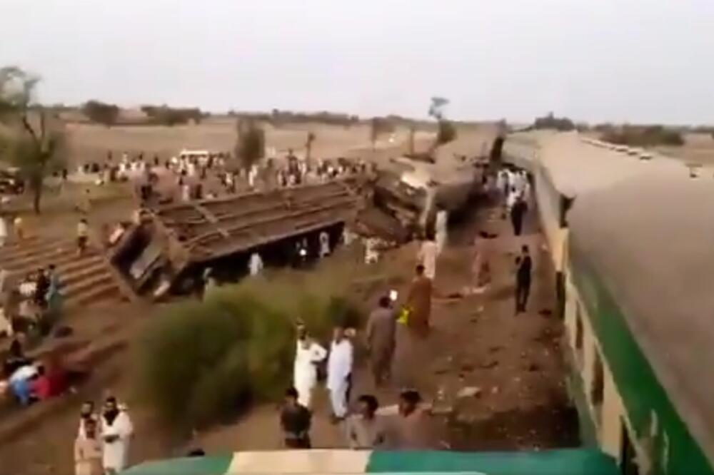 VELIKA NESREĆA U PAKISTANU: U sudaru dva brza voza poginulo najmanje 38 ljudi VIDEO