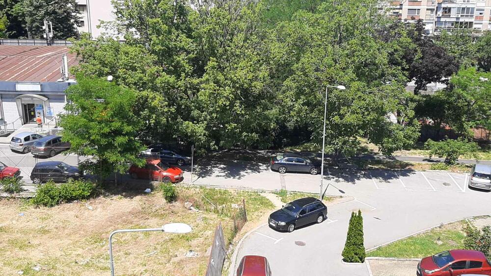 Trasa buduće ulice presekla bi i parking prostor u Juhorskoj ulici