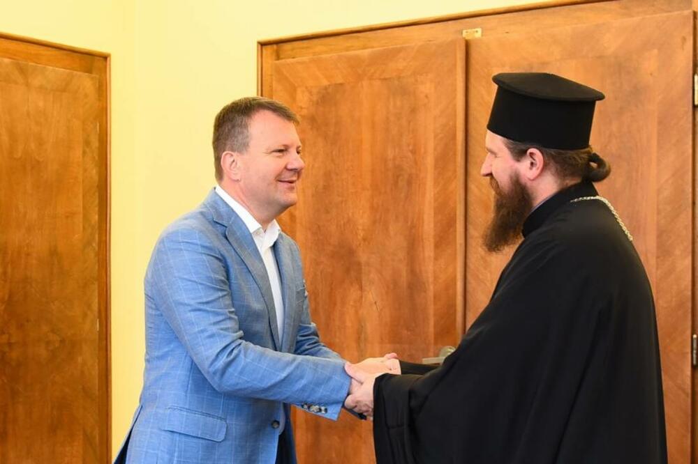 Predsednik Mirović primio episkopa bihaćko-petrovačkog