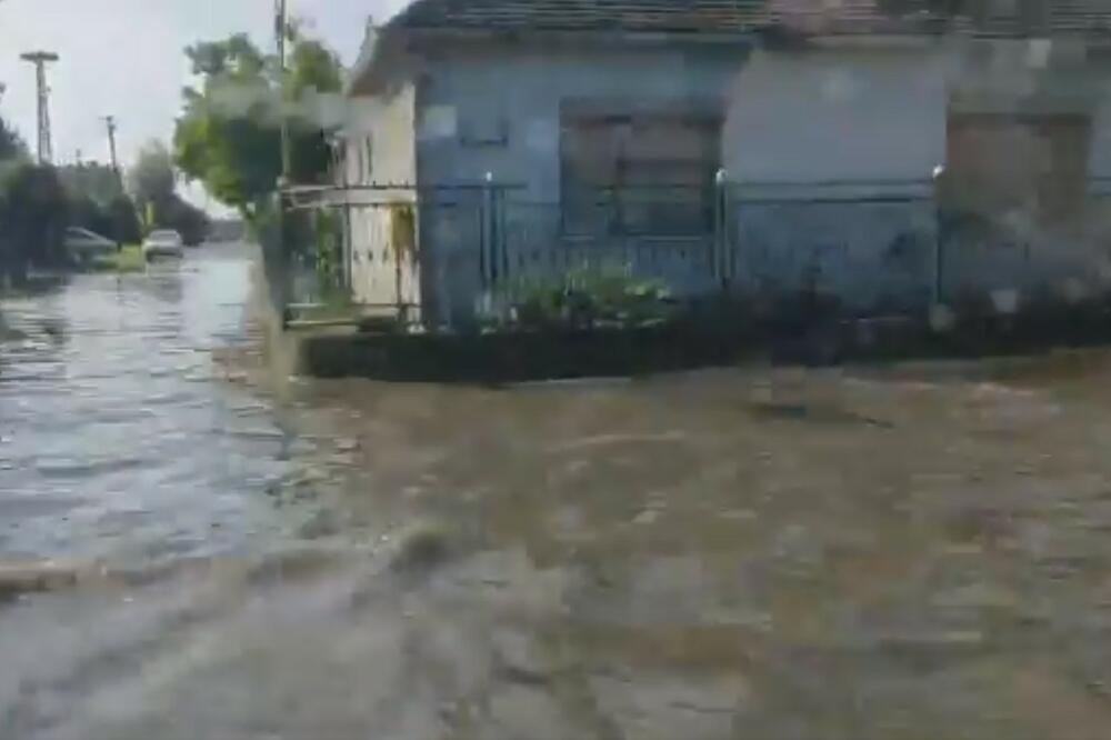 KATASTROFA NAKON NEVREMENA U ŠAPCU! Voda poplavila garaže u centru grada STANARIMA UNIŠTENI AUTOMOBILI (FOTO/VIDEO)