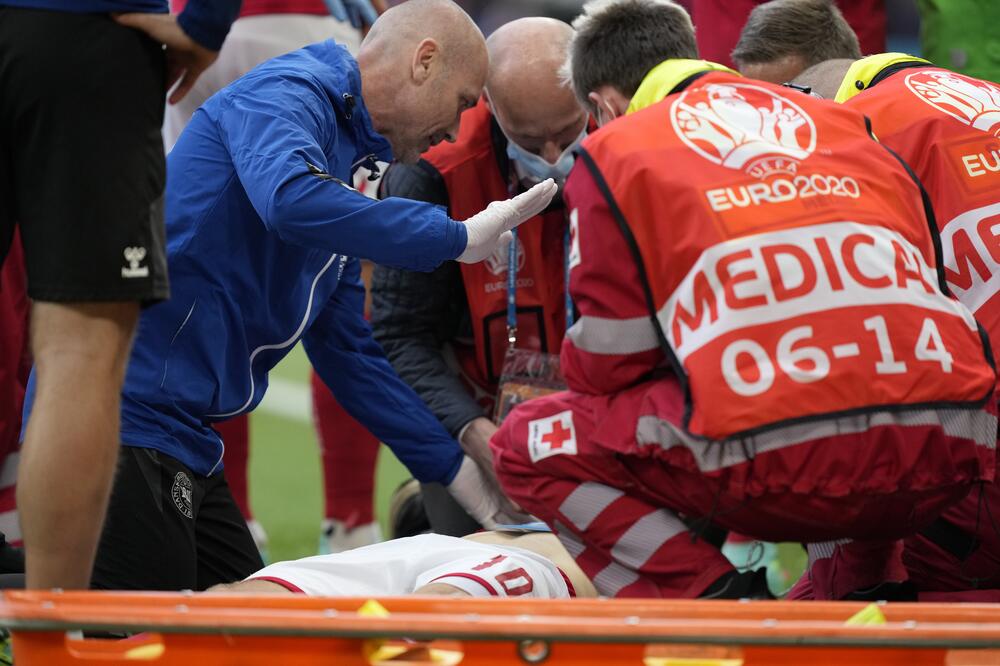 PRVA SLIKA ERIKSENA POSLE REANIMACIJE: Evo u kakvom je stanju fudbaler Danske nakon što je kolabirao usred meča! FOTO