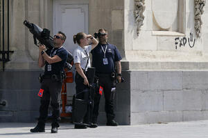 ONI SU ČUVALI BAJDENA U BRISELU OD NAPADA DRONOVA: Osvanule slike belgijske policije sa antidron puškama na GOTOVS! FOTO