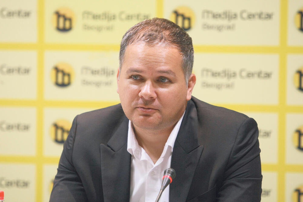 Aleksandar Stevanović, ekonomista