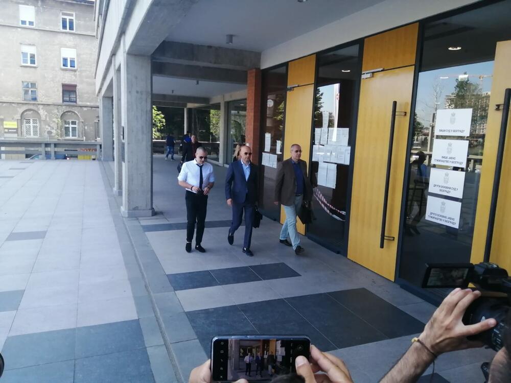 Zoran stiže sa advokatima