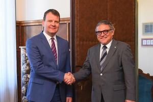 Predsednik Pokrajinske vlade Mirović primio ambasadora Češke