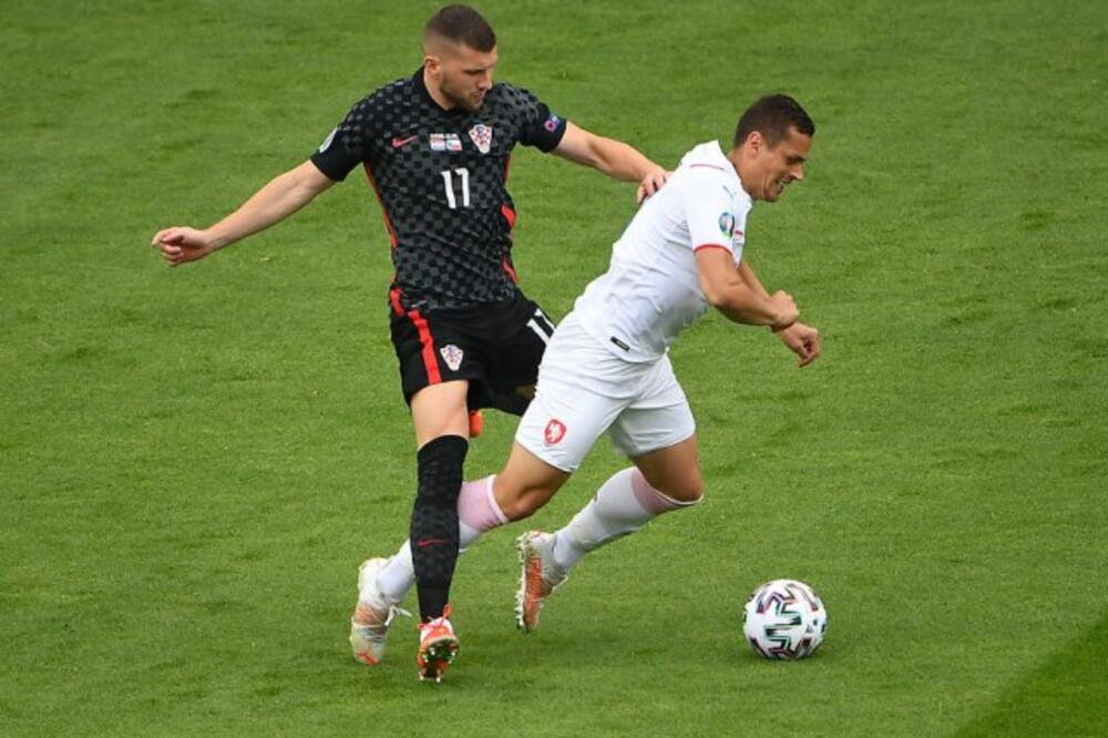 PERIŠIĆ MAJSTORIJOM SPASAO VATRENE: Hrvatska remizirala sa Češkom i protiv Škota igra za OPSTANAK na Evropskom prvenstvu! VIDEO