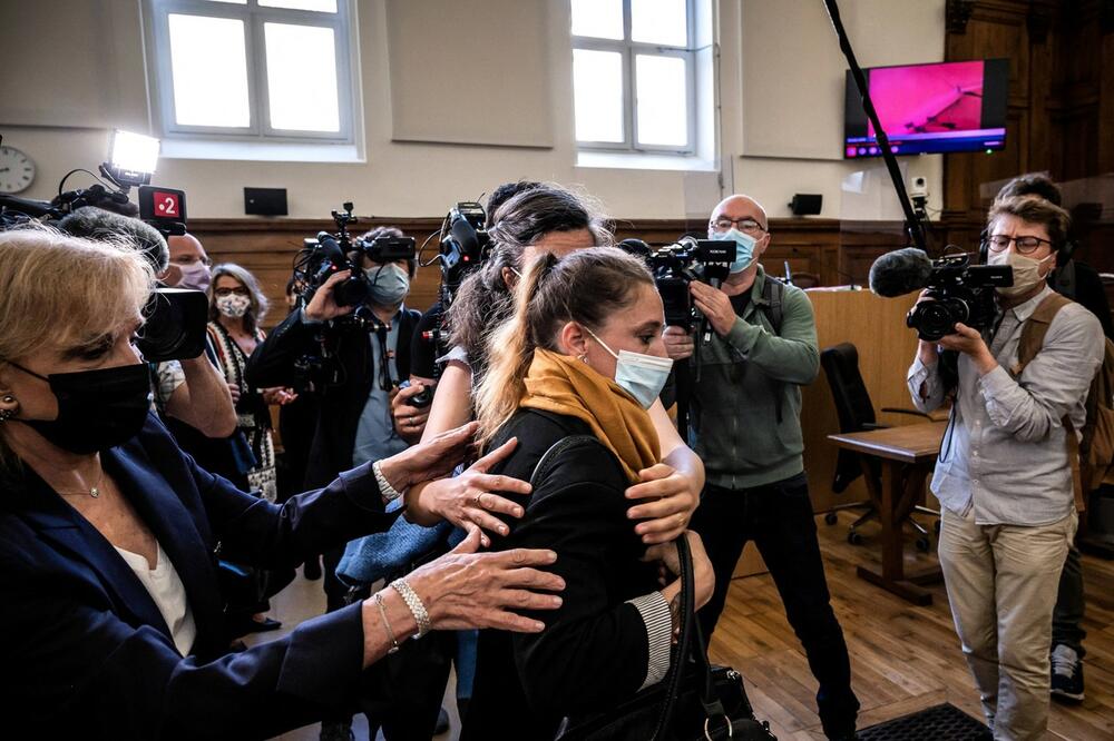 POČINJE SUĐENJE DECENIJE U FRANCUSKOJ: Ubila očuha-muža koji ju je godinama zlostavljao i podvodio, vlasti okretale glavu VIDEO