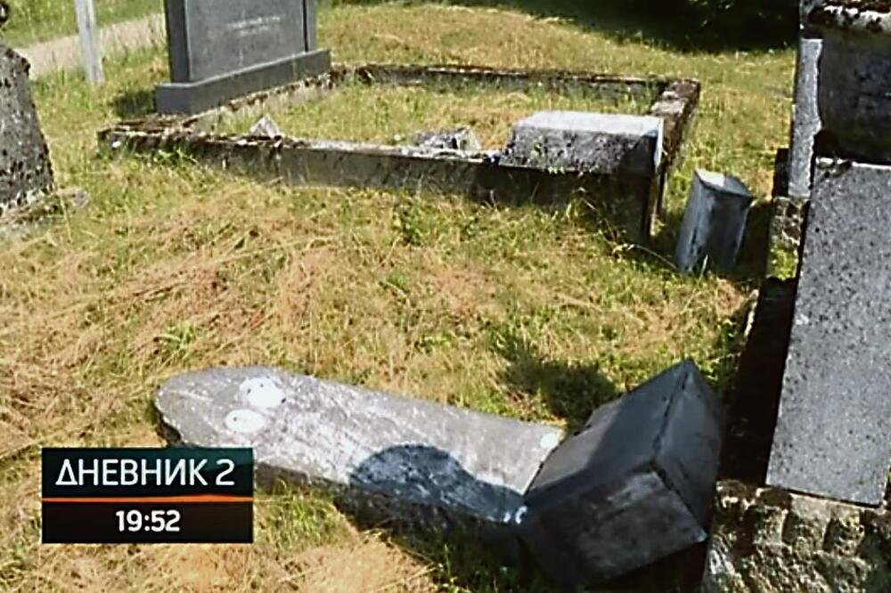 DIVLJANJE: Uništili 17 spomenika na srpskom groblju u Hrvatskoj