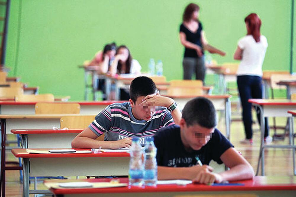 NASTAVLJA SE MALA MATURA: Osmaci danas polažu test iz matematike, sutra kombinovani