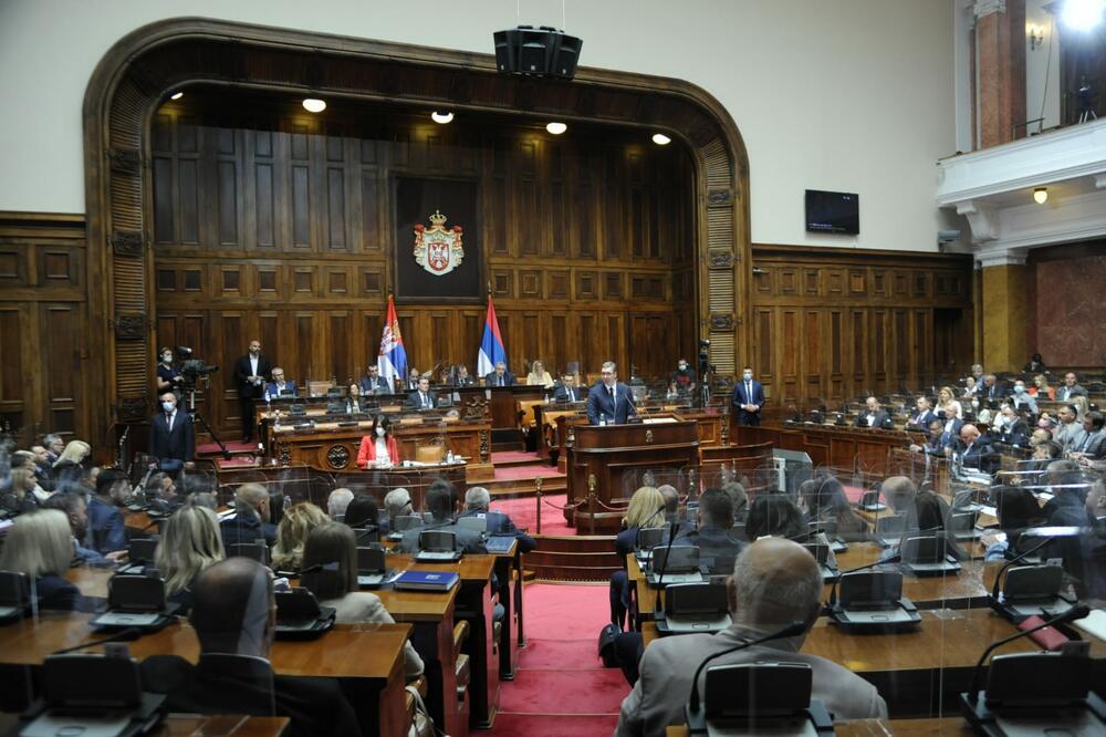 RASTANAK SE PRIMAKAO: Ovo je poslednja radna nedelja u Skupštini! Koji poslanik žali, a ko je ubeđen da ga FOTELJA čeka