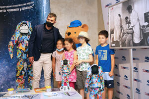 Ruski kosmonauti i Pošta Srbije daju podršku deci oboleloj od raka