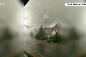 U EPICENTRU KATAKLIZME: Ovako je tornado POHARAO selo Lužice! leteli krovovi, pucala stakla, a uraganski vetar nosio sve VIDEO