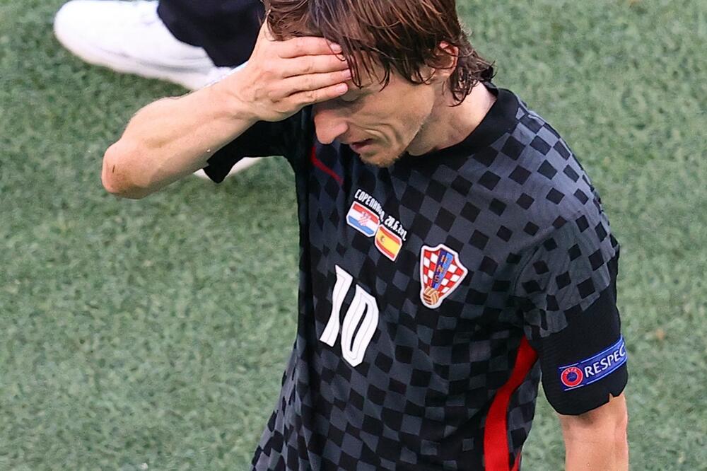 ŠOK U HRVATSKOJ! "Vatreni" u VELIKOM problemu: Luka Modrić otpao sa spiska za ključne utakmice u borbi za Mundijal!