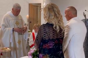 MIHA SE OŽENIO 3. PUT! Siniša i Arijana obnovili bračne zavete u katoličkoj crkvi (VIDEO)
