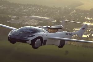 BUDUĆNOST JE STIGLA: Leteći automobil obavio prvi međugradski let VIDEO