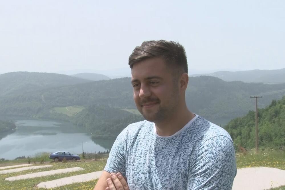 FILIP SA 2 FAKULTETA BATALIO STRESAN PRESTONIČKI ŽIVOT: Preselio se u majčino selo Ojkovicu, tu je i započeo ovaj biznis!