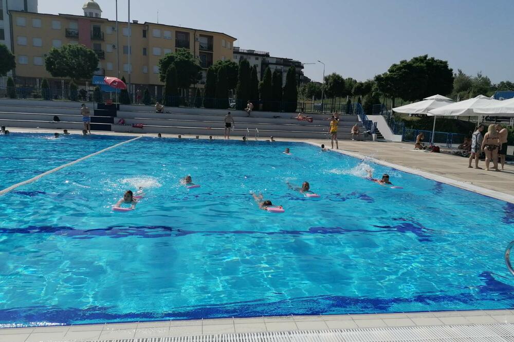 LOZNICA: Na Lagator bazenima besplatna obuka za decu neplivače